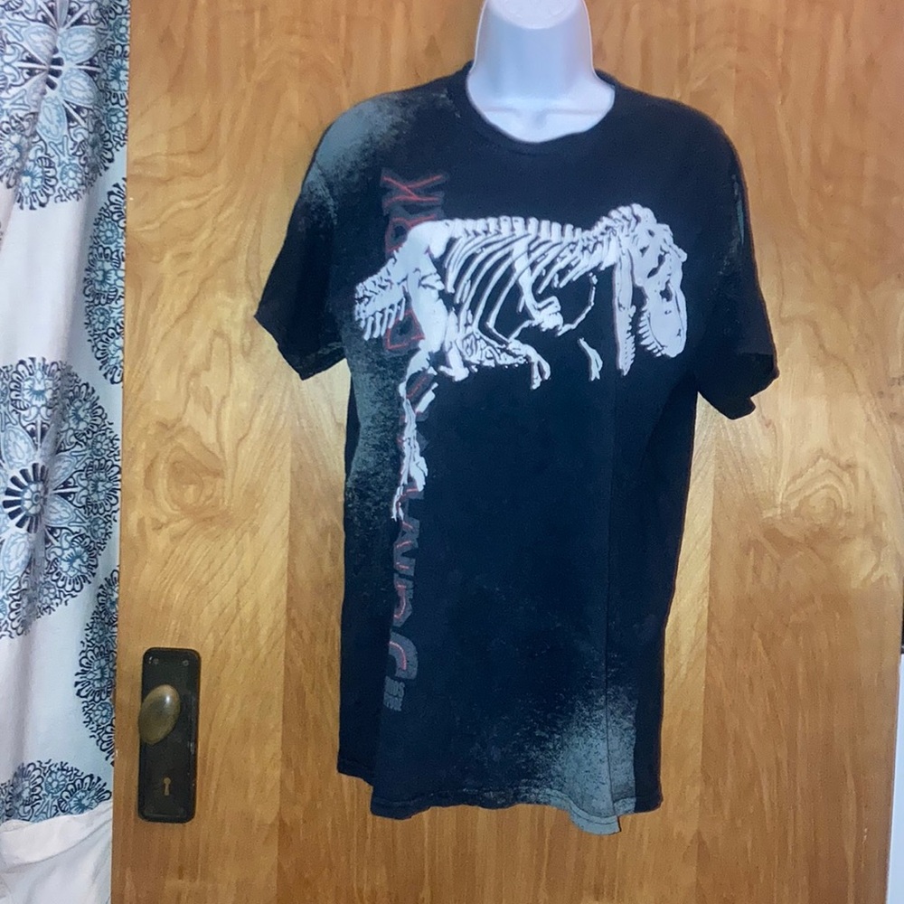 Unisex Universal Studios Jurassic Park T-Shirt Size Medium